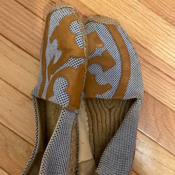 Tory Burch slip on sandals - Picture 1 of 3